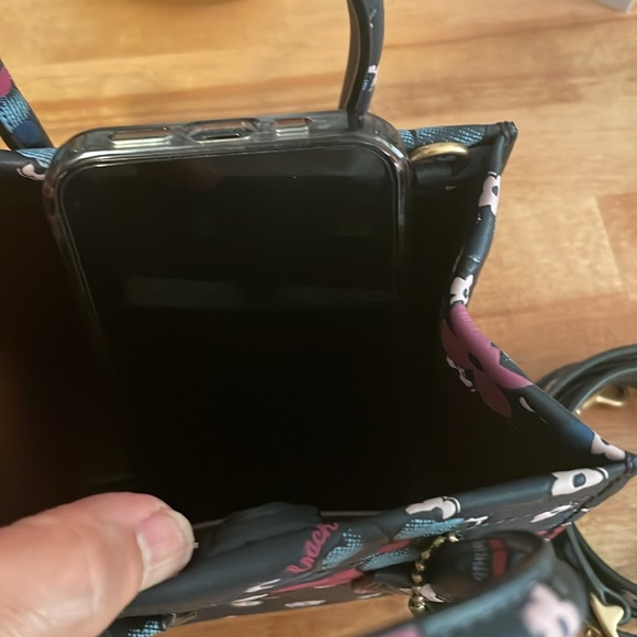 Authentic Coach Cashin Carry Tote 14 - Picture 14 of 14